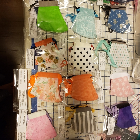 Face masks  XXS, XS, sm, med sizes - Picture 1 of 6